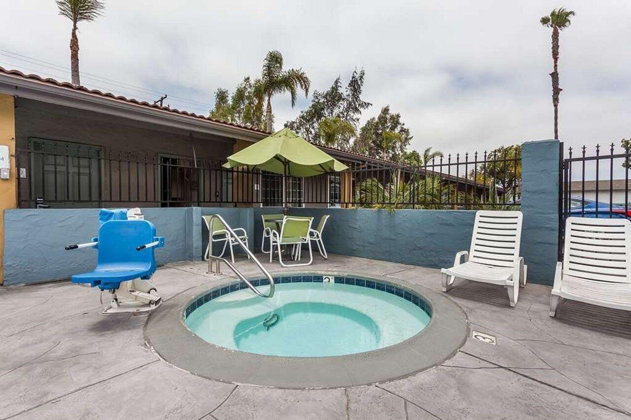 Howard Johnson By Wyndham National City/San Diego South Eksteriør bilde